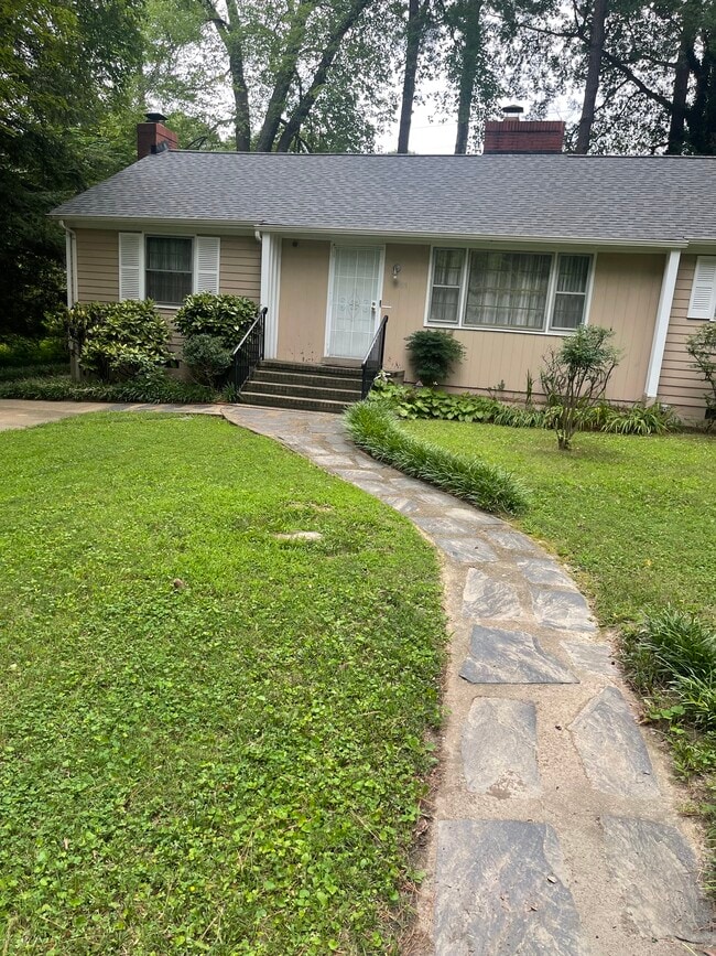 Building Photo - 1503 Westbury Dr