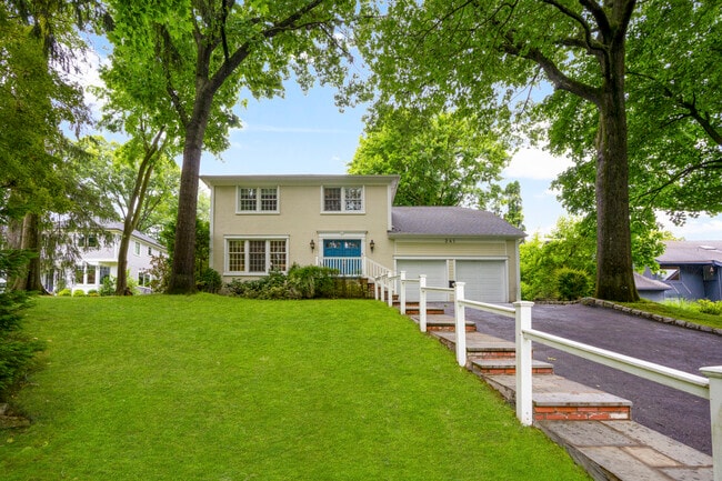 Photo - 341 Orienta Ave