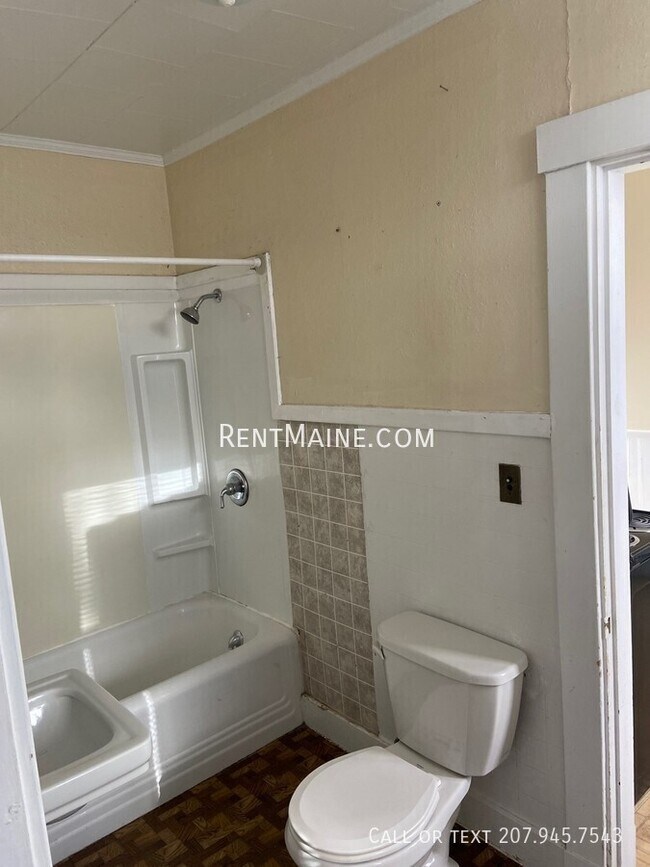 36 3rd St Unit 3