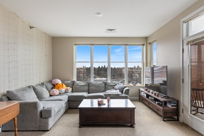 Photo - 370 Farrell St Unit 325