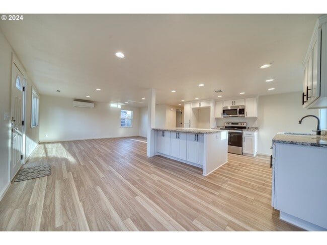 Photo - 33871 NE Blossom Dr