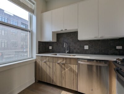 Photo - 2122 W Belmont Ave Unit 1