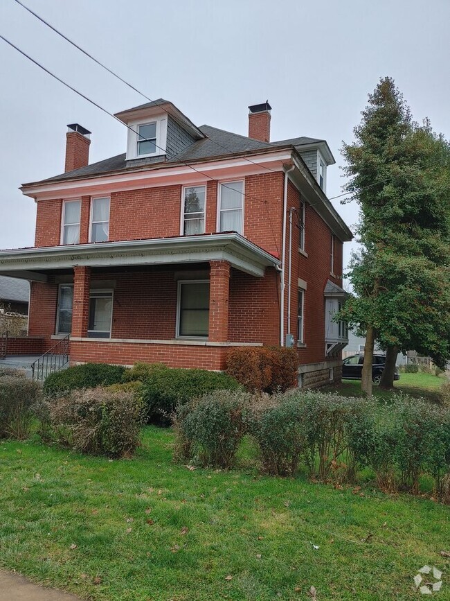 Building Photo - HISTORIC CHARM Rental