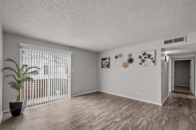 Photo - 1300 E Dallas St Unidad 002