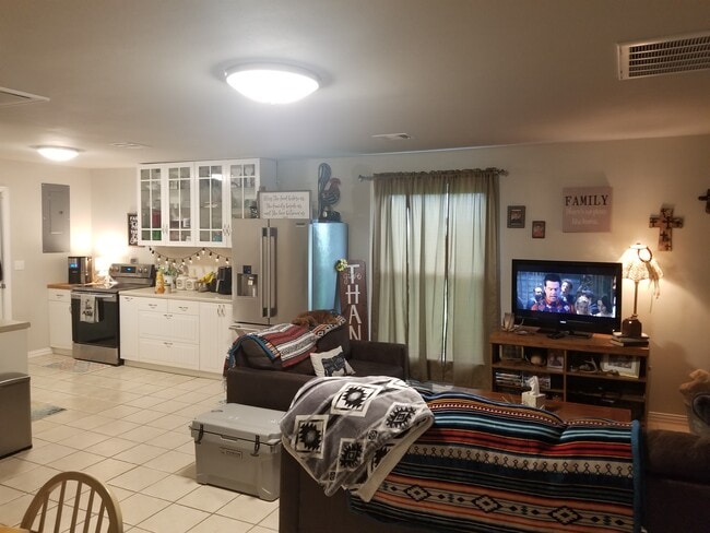 Living Room/Kitchen