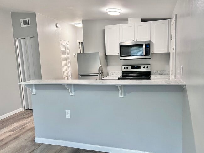 Photo - 722 W 6th Ave