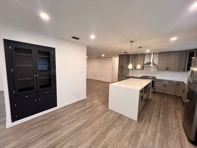 Photo - 2080 Thunderbird Trail