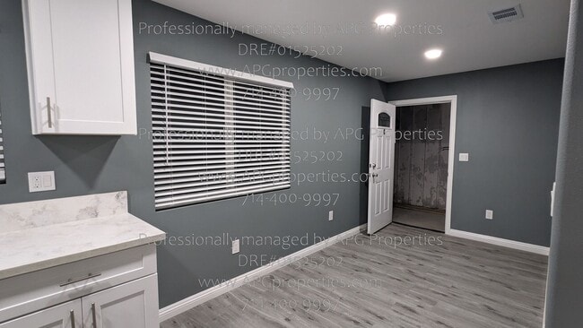 Photo - 7432 Franklin St