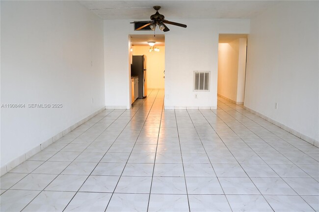 Photo - 9210 Fontainebleau Blvd Unidad 103