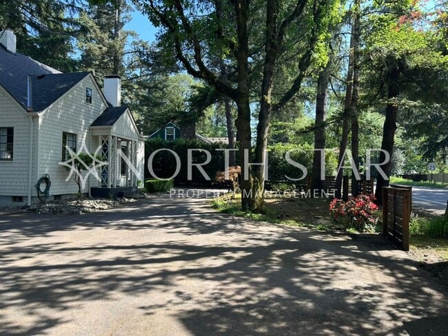 Photo - Newly Remodeled Lake Oswego Cottage With Lake Access.