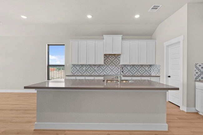 Building Photo - 2216 Inglenook Grv Dr