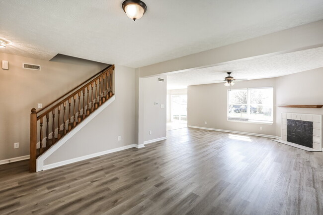 Photo - 841 Durham Way