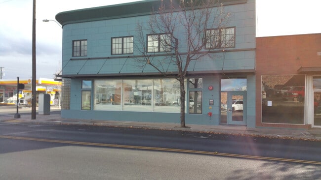 Building Photo - 502 SW Evergreen Ave Unit 102