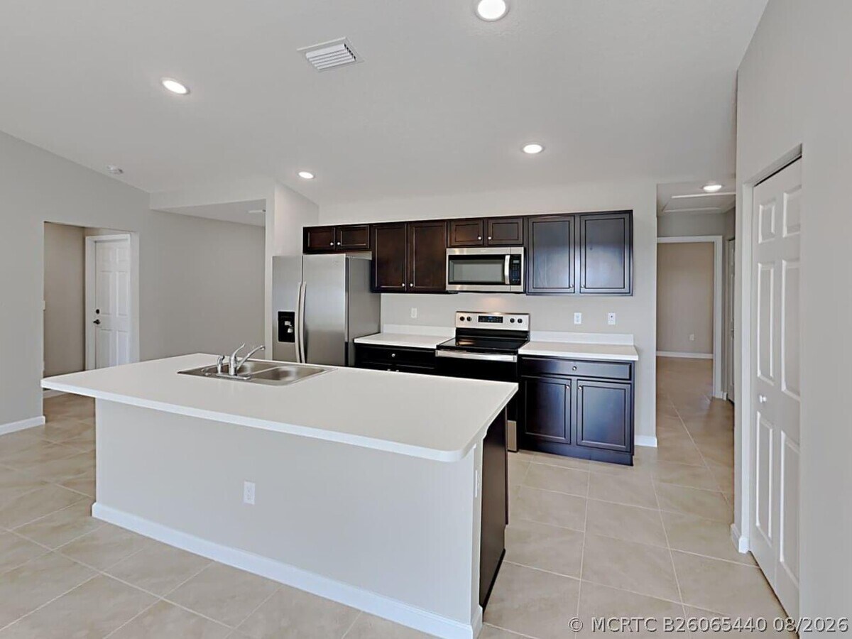 Photo - 2078 SW Savage Blvd