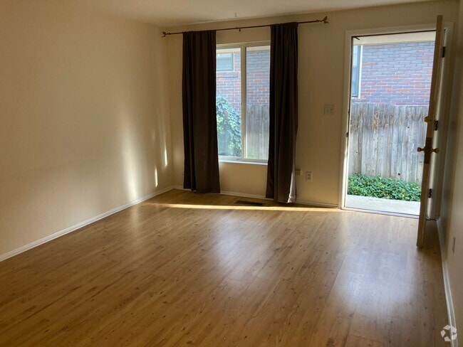 Building Photo - 922 S Lake St Unit 2 Rental