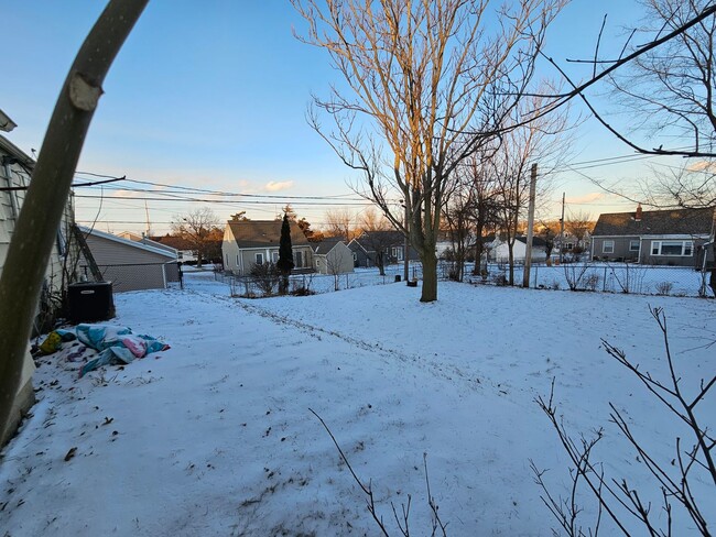 Photo - 3 bedroom, 1 bath home with attached garage, off Mt. Vernon Rd.