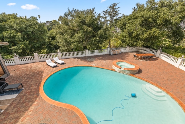 Photo - 3200 Oakley Dr