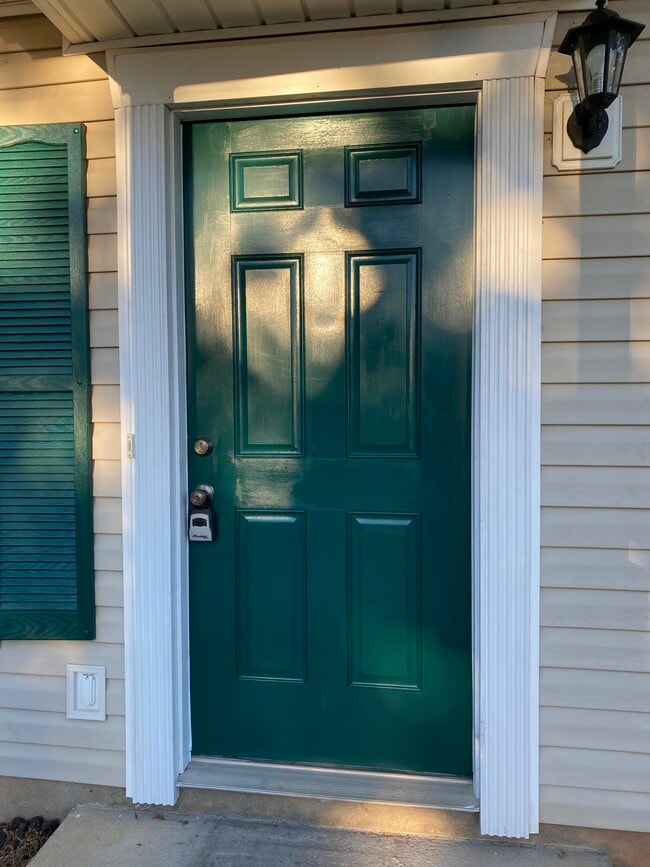 Photo - 2108 Abigail Ln SW