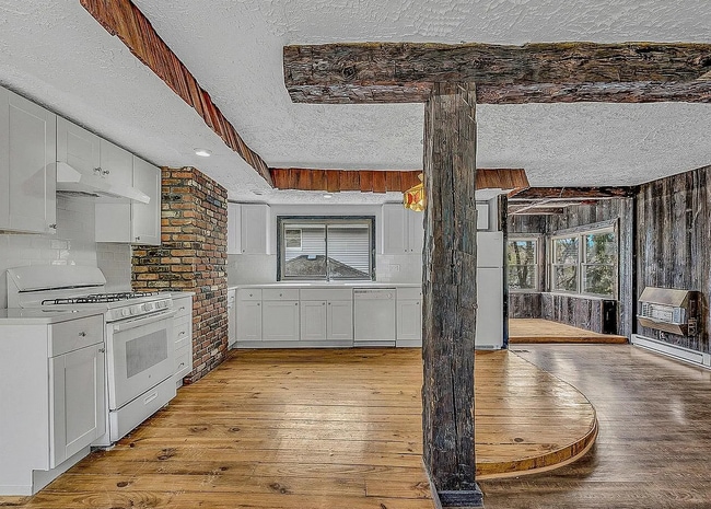 Photo - 213 Colburn Ave