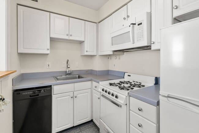 Photo - Beacon Hill 1 bed in elevator building