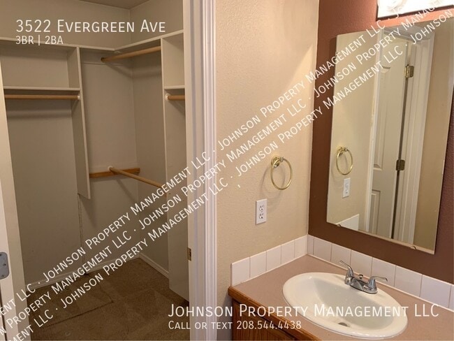 Photo - 3522 Evergreen Ave