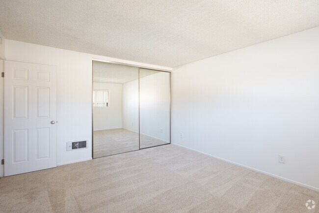 1BR, 1BA - 625SF