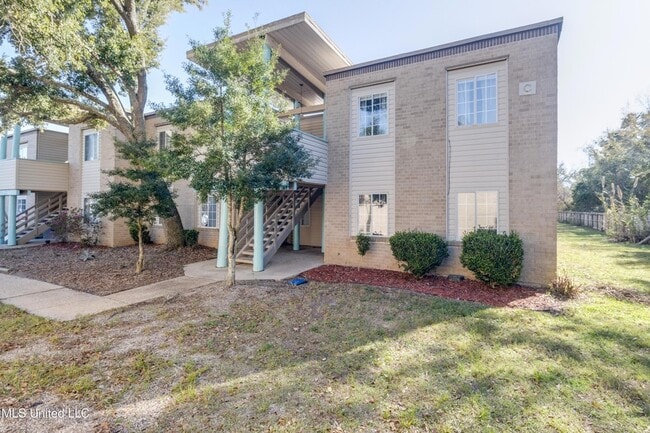 Building Photo - 245 Mc Donnell Ave