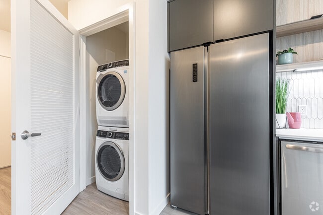 1BR, 1BA - 410SF