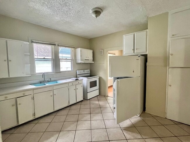 114 Bridge St Unit B