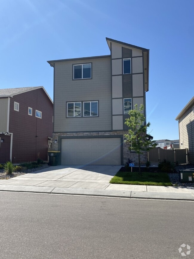 Building Photo - 3 bedroom - Samaritan Loop Rental