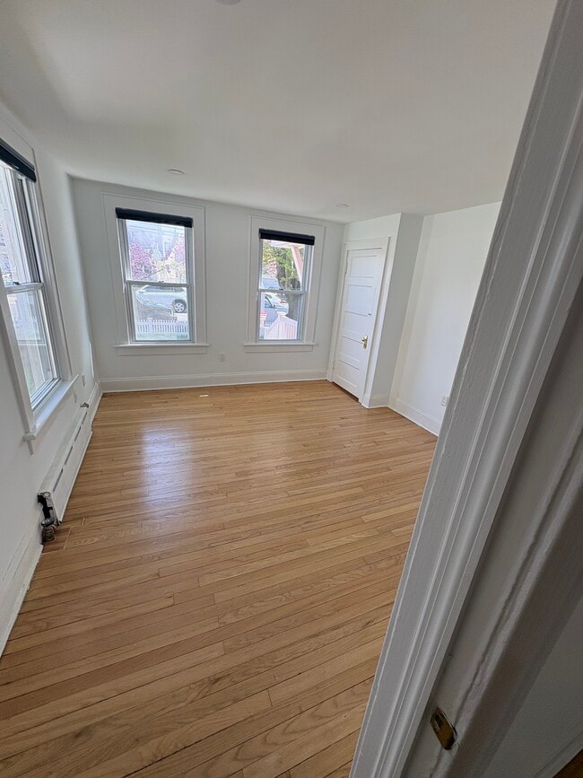 Photo - 2814 Weeks Ave Unidad 1