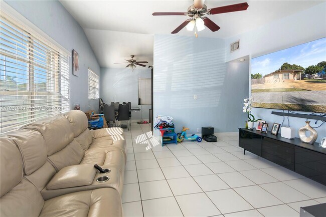 Photo - 11535 Lincoln Blvd