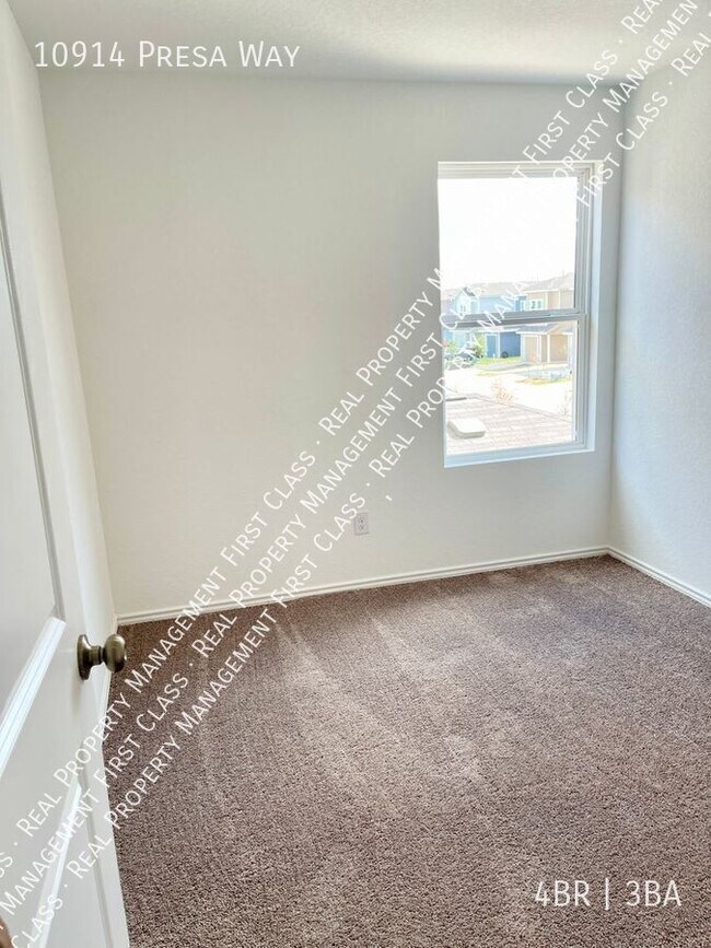 Photo - 10914 Presa Wy