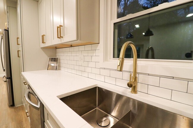 Photo - 201 Elmwood Cir