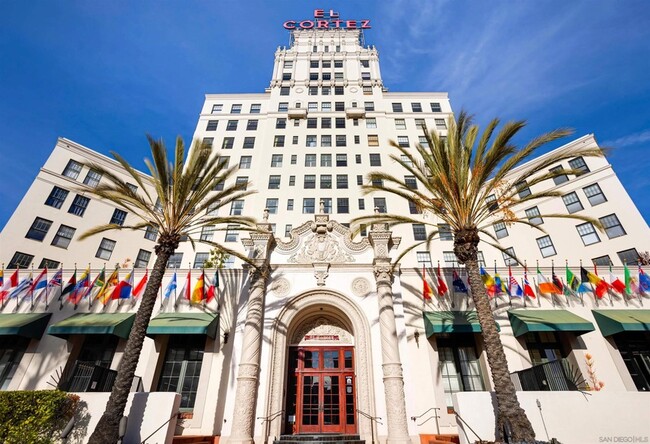 Building Photo - 702 Ash St Unit 1000