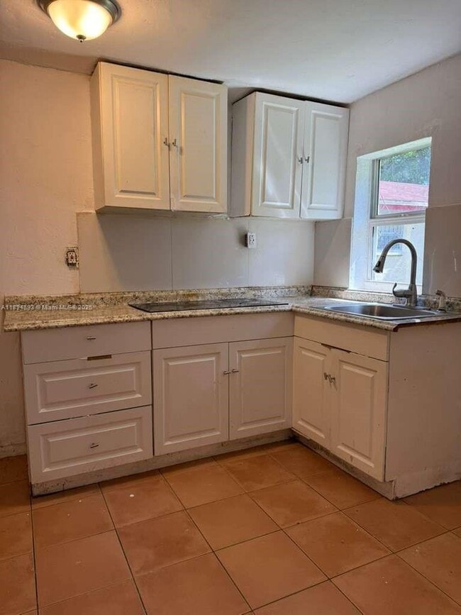 Building Photo - 1030 NW 106th St Unit 2W