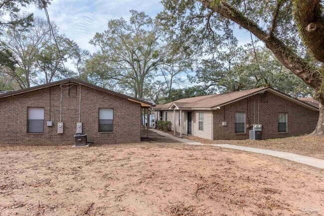 Building Photo - 5405 E Shore Dr