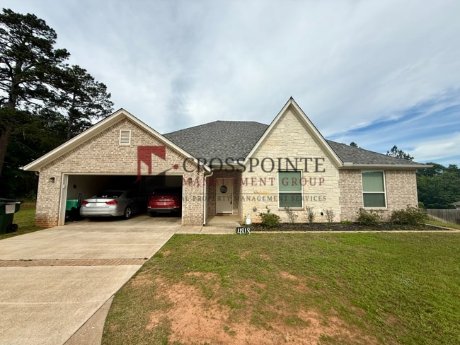 Building Photo - Coming Soon! 3 Bedroom, 2 Bathroom Home!