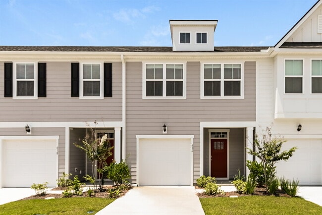 616 Trotters Ln  