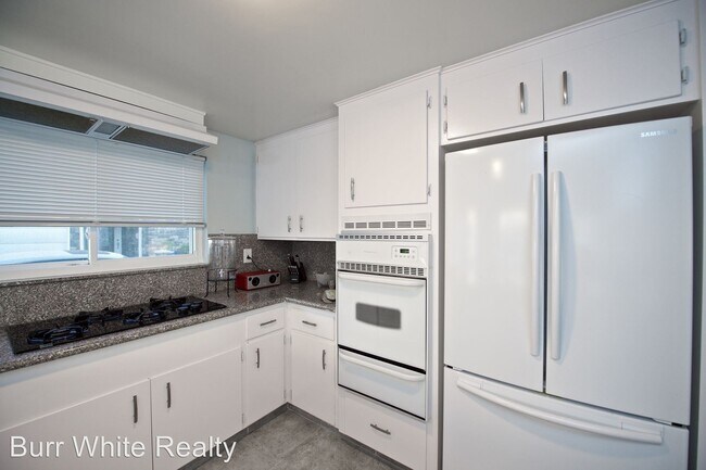 Photo - 5210 Neptune Ave