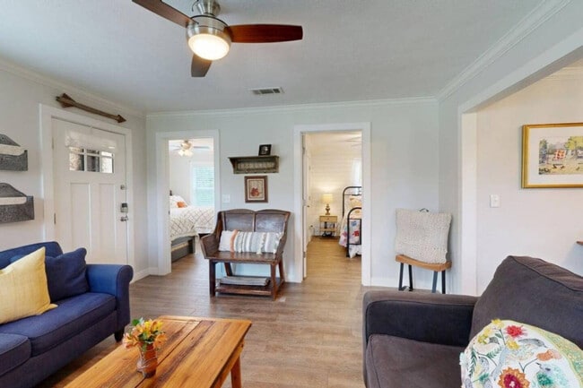 Building Photo - 5291 Dymple Ln Unit ID1328083P