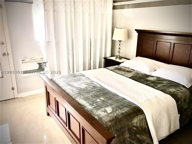 Photo - 900 SW 11th St Unit 17C