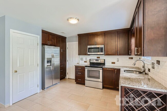 Photo - 149 Red Tip Ln