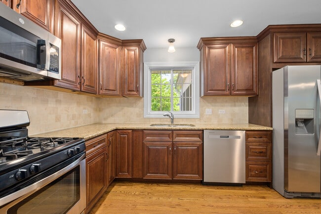 Photo - 433 Hackberry Rd