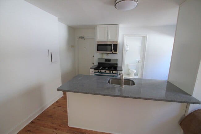 Photo - 2004 Chestnut St Unit 3R