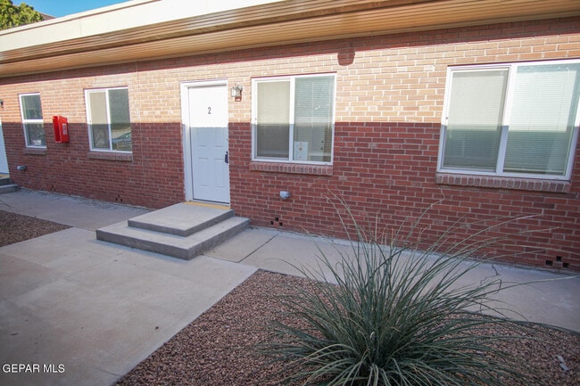 Building Photo - 2866 Grant Ave Unit 2