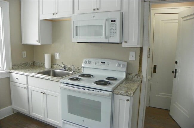 Photo - 1067 Winton Rd