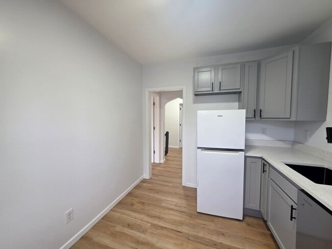 Photo - Newly Updated 2 bedroom apartment located in Knoxville
