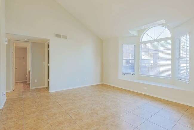 Building Photo - 5829 S 42nd St