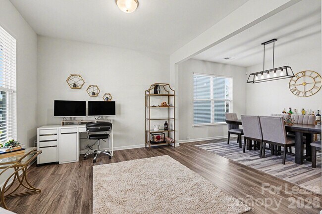 Photo - 4444 Fls Lk Dr S W